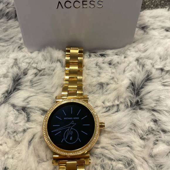 Michael Kors Access Smart Watch - Picture 2 of 4